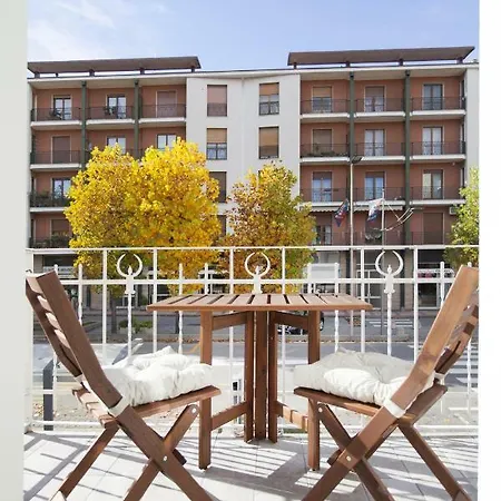 شقة Bilocale Corso Langhe ألبا